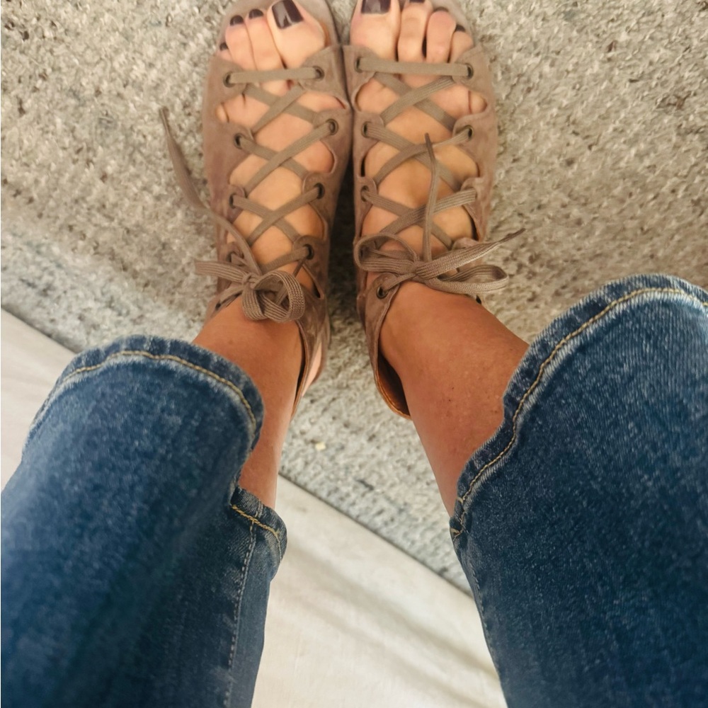 Chie Mihara Women's Taupe Lace-Up Sandals Sz 41